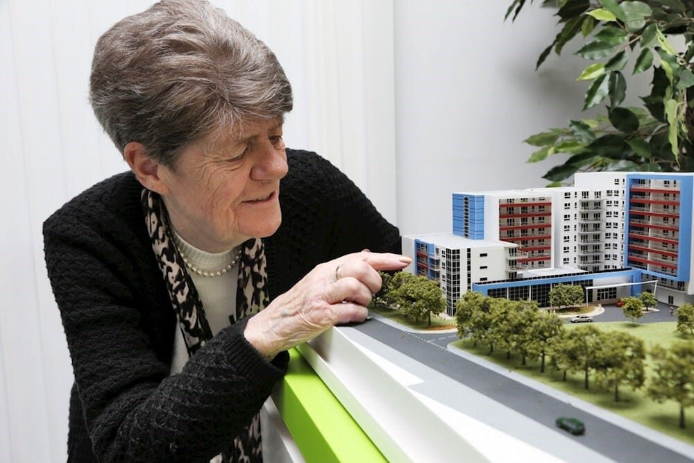 Linda Earle, Earlsdon Park Village